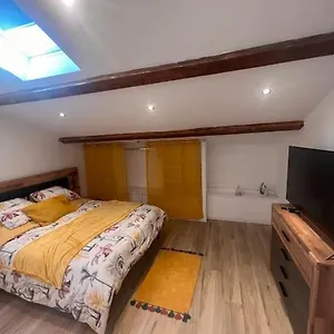 Appartement T2 Neuf Et Moderne Climatiser Avec Netflix Amazon, Marseille